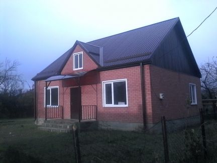 Дом 70 м кв. на участке 5 сот.  Армавир