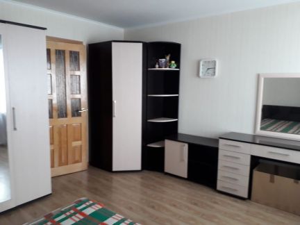 Продам 3х-комнатную квартиру, 106 м кв., 3/3 эт.  Армавир