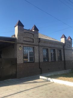 Дом 130 м кв. на участке 6.3 сот.  Армавир