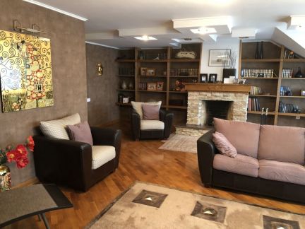 5-к квартира, 220 м кв., 3/3 эт.  Армавир