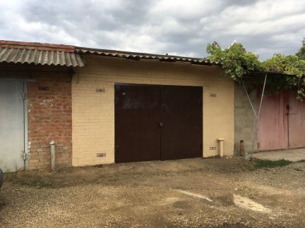 Продам гараж, &gt, 30 м кв.  Армавир