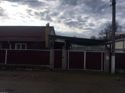 Дом 45 м кв. на участке 10 сот.  Армавир