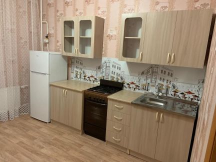 Сдам 1-комнатную квартиру, 42 м кв., 3/9 эт.  Армавир