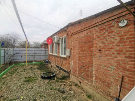 Дом 65 м кв. на участке 7.3 сот.  Армавир