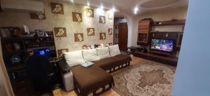 Продам 3х-комнатную квартиру, 58.3 м кв., 5/5 эт.  Армавир
