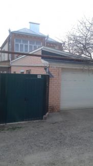 Дом 122 м кв. на участке 4 сот.  Армавир