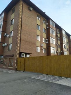 Продается 1-комнатная квартира, 46.6 м кв., 2/5 эт.  Армавир