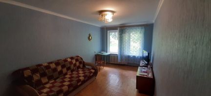 Продается 1-комнатная квартира, 30.6 м кв., 1/5 эт.  Армавир