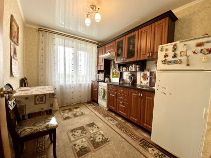 Продам 3х-комнатную квартиру, 62 м кв., 6/9 эт.  Армавир