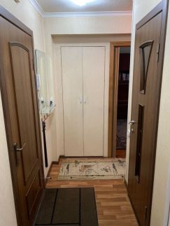 Продаю 2х комнатную квартиру, 52 м кв., 2/5 эт.  Армавир